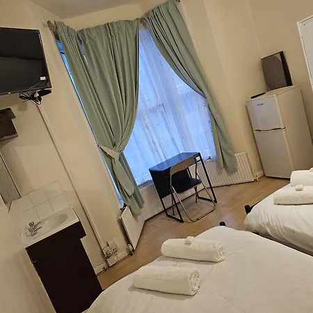 Bruce Rooms-2